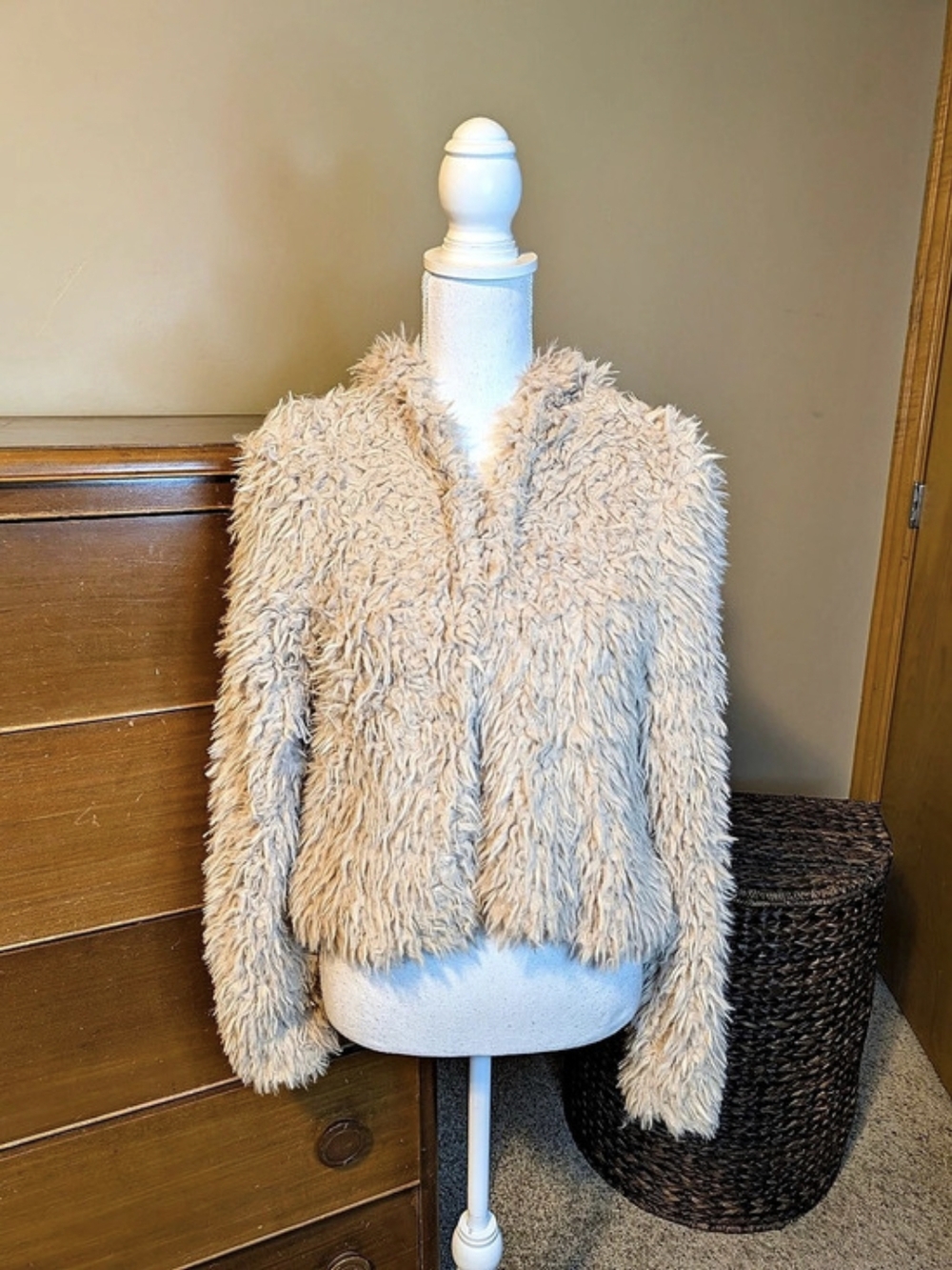 Esley Shaggy Teddy Jacket in Pink Size Small Like New